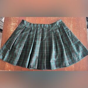 SHEIN Green and Black Plaid Pleated Mini Skirt